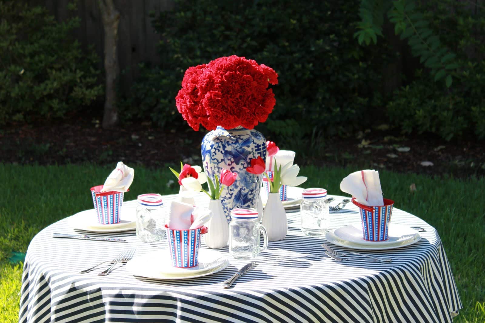 Festive Table Setting Festive Table Setting