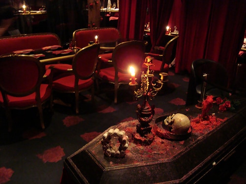 Vampire Halloween Table Setting Vampire Halloween Table Setting