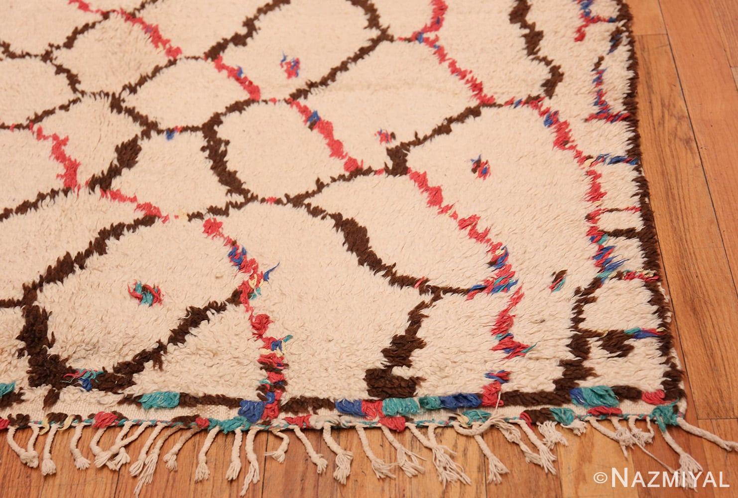 Corner Vintage Moroccan rug 45293 by Nazmiyal