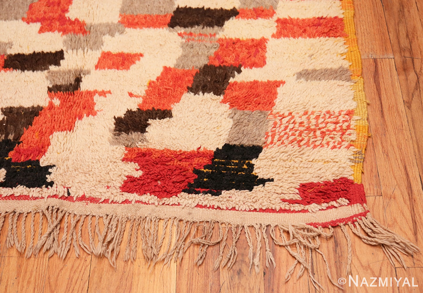 Corner Vintage mid century Morocan rug 45350 by Nazmiyal