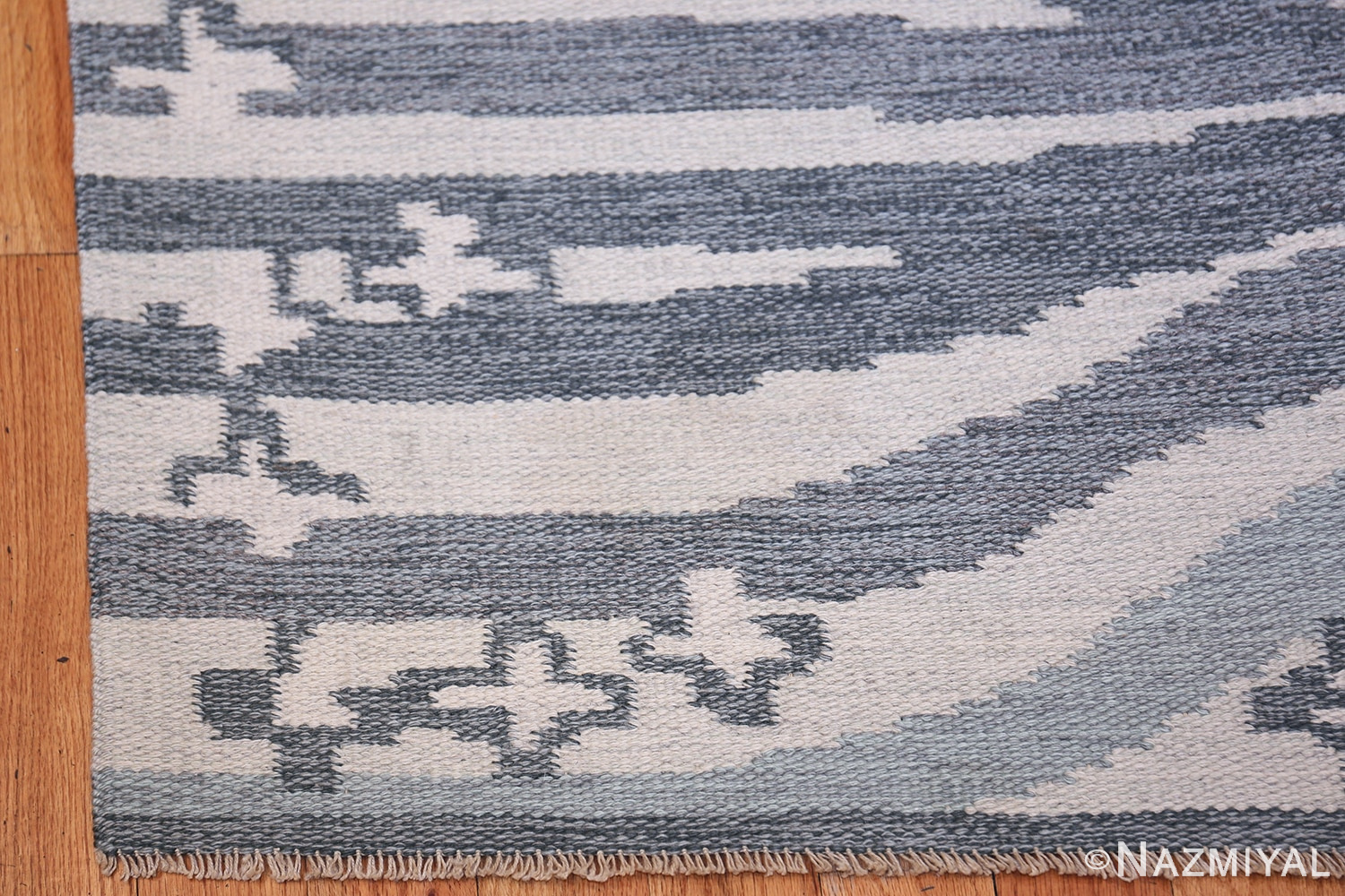 Vintage Swedish Rug by Britta Randahl Ljusterdal 45517 Side Corner Nazmiyal