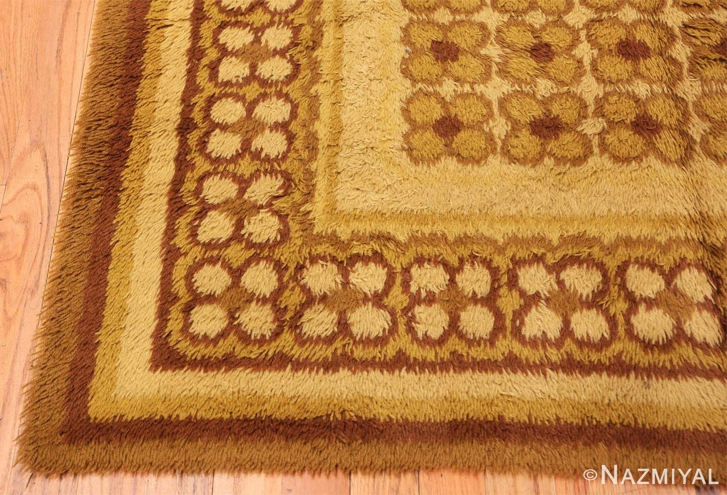 Corner vintage Scandinavian Rya rug 45535 by Nazmiyal