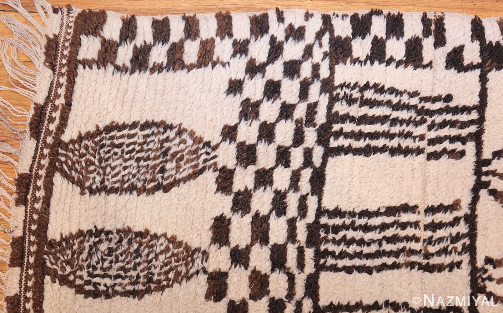 vintage moroccan rug 46040 corner Nazmiyal