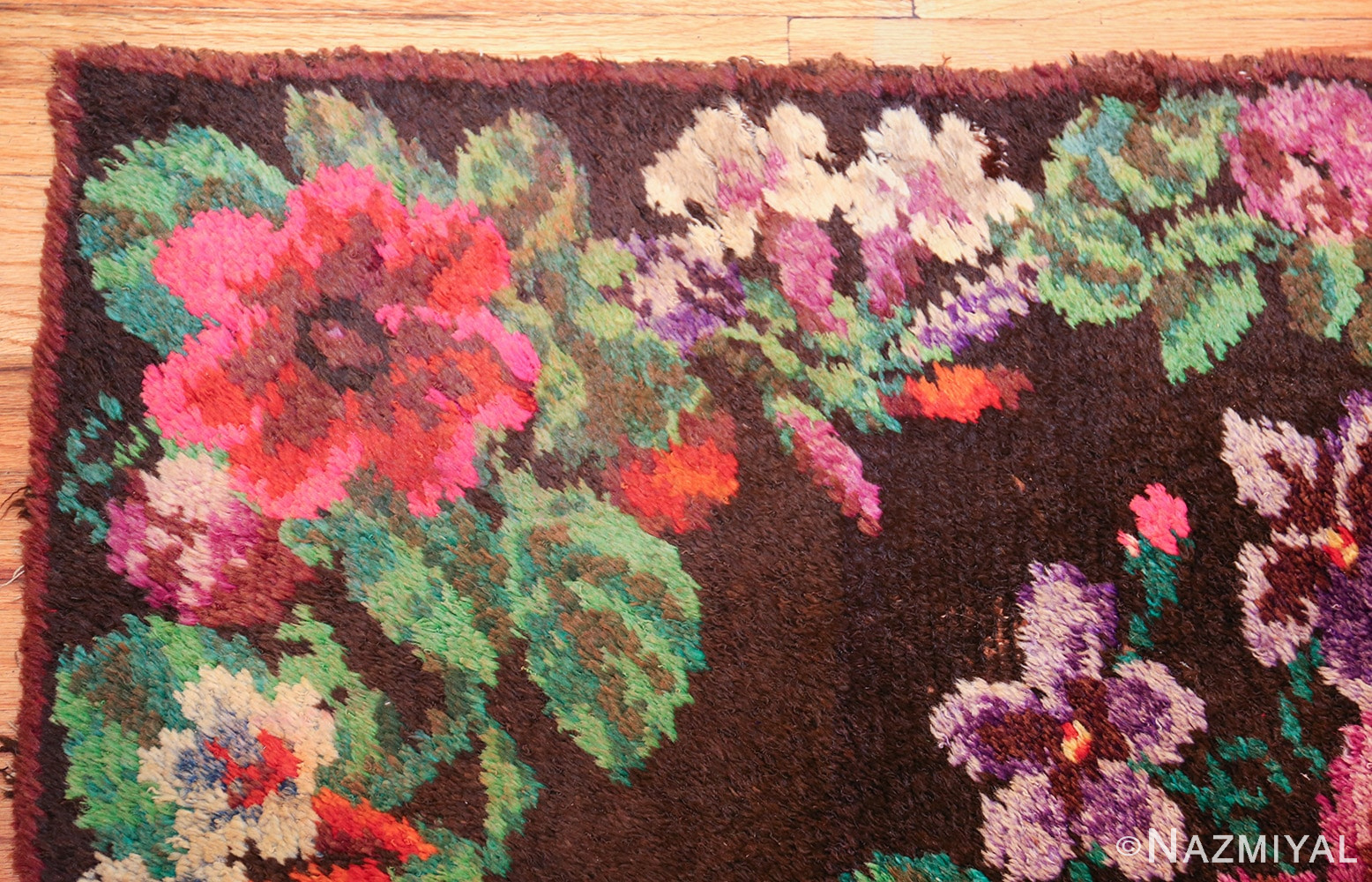vintage swedish rug 46145 corner Nazmiyal