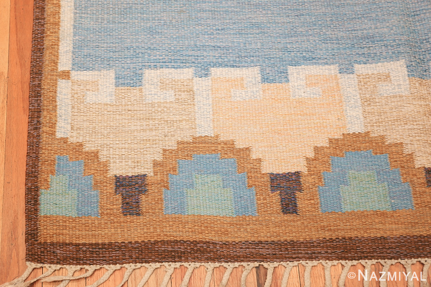 Vintage Swedish Kilim rug by Ingegerd Silow 46312 color corner Nazmiyal