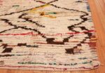 Corner Vintage Moroccan Berber rug 46464 by Nazmiyal