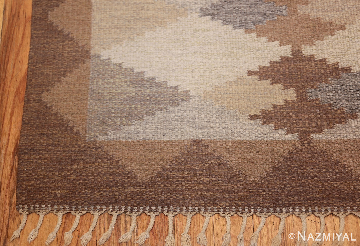 vintage swedish rug 46537 corner Nazmiyal