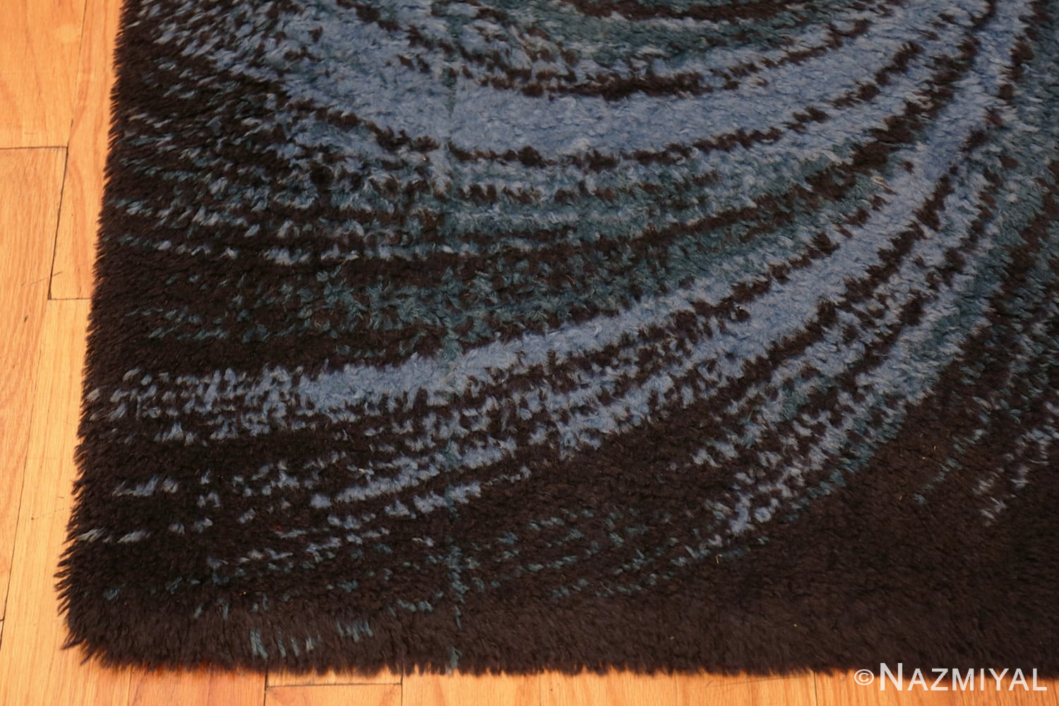 Corner vintage Swedish deco rug 46616 by Nazmiyal