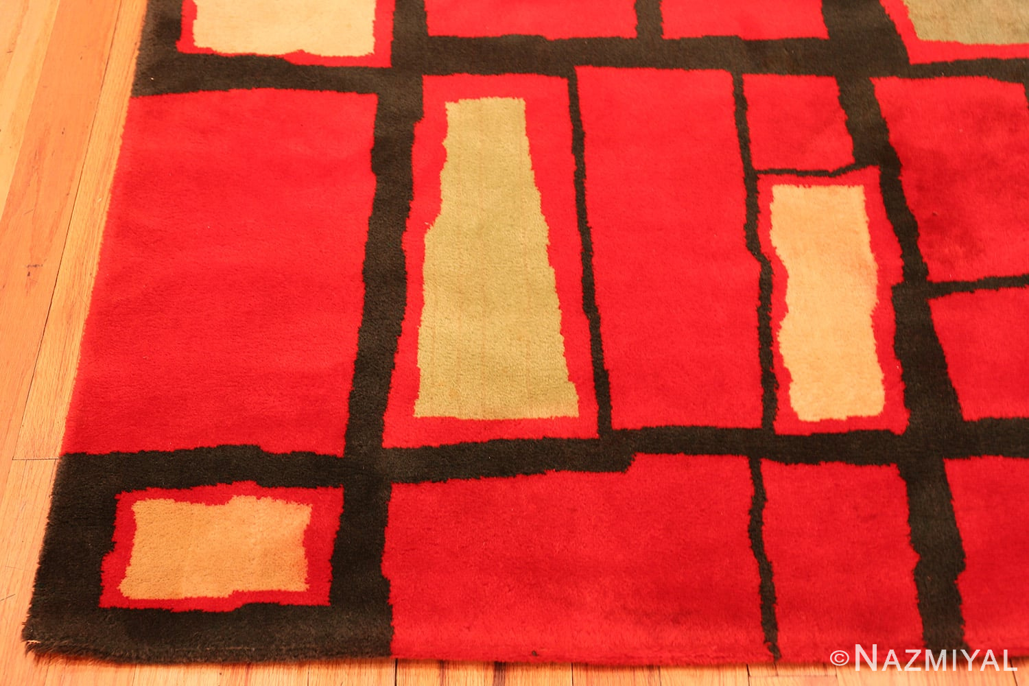 Corner vintage Art Deco Wilton rug 46618 by Nazmiyal