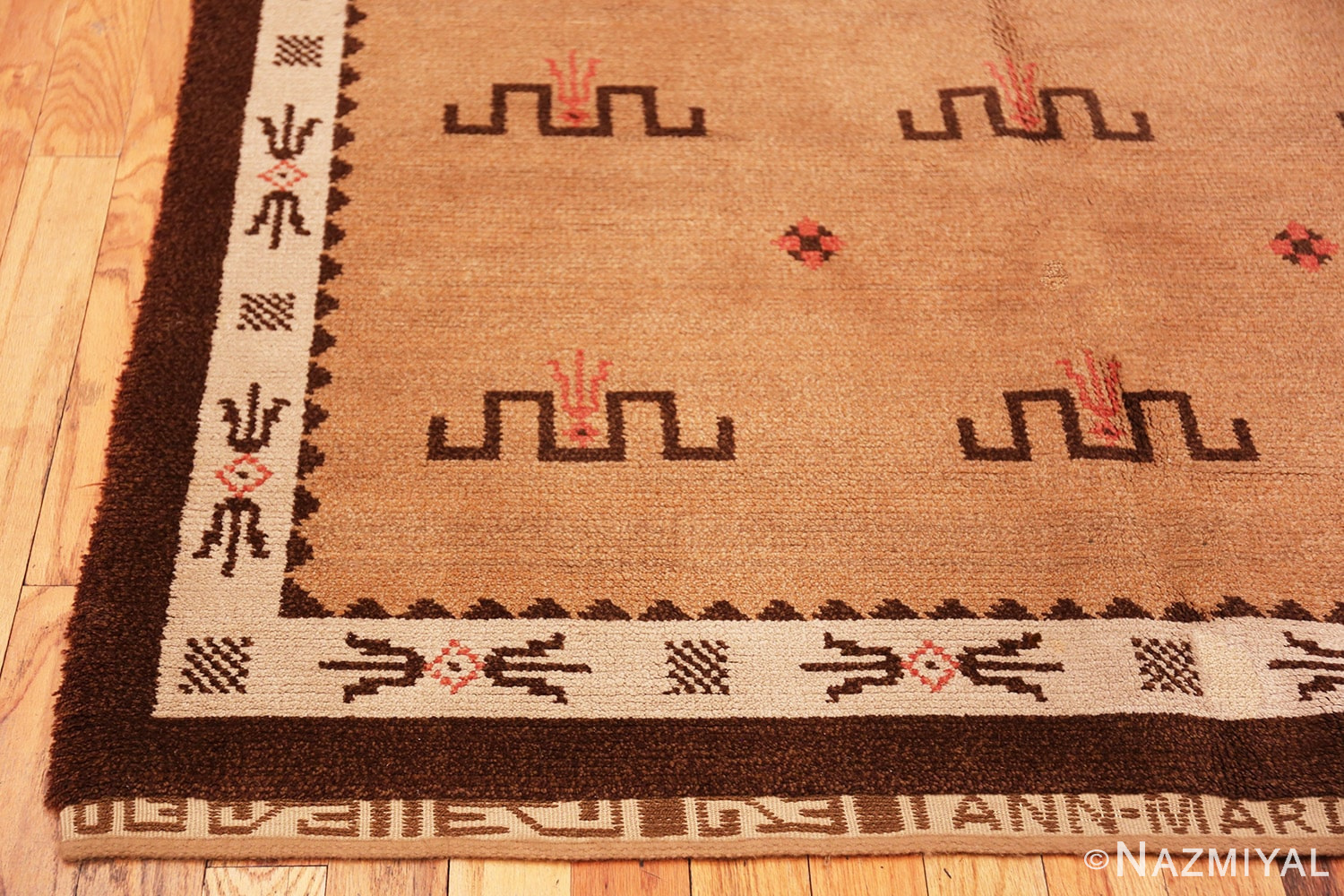 Corner Vintage Scandinavian rug 47000 by Nazmiyal