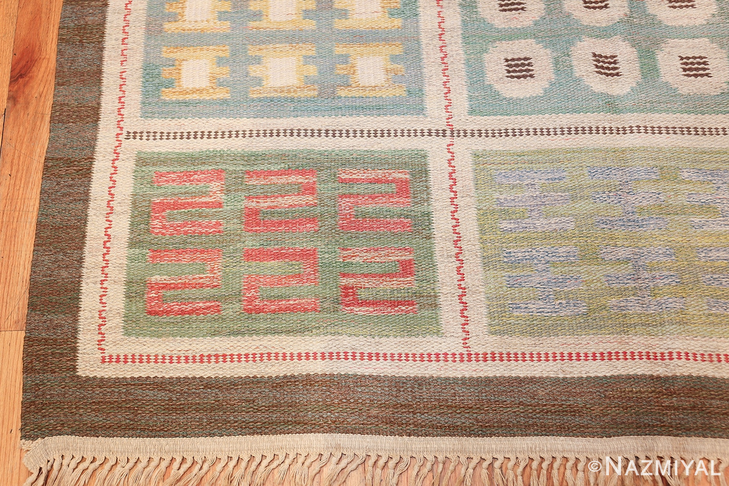 vintage scandinavian swedish rug 47006 corner Nazmiyal