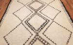 vintage mid century moroccan beni ourain rug 47084 field Nazmiyal