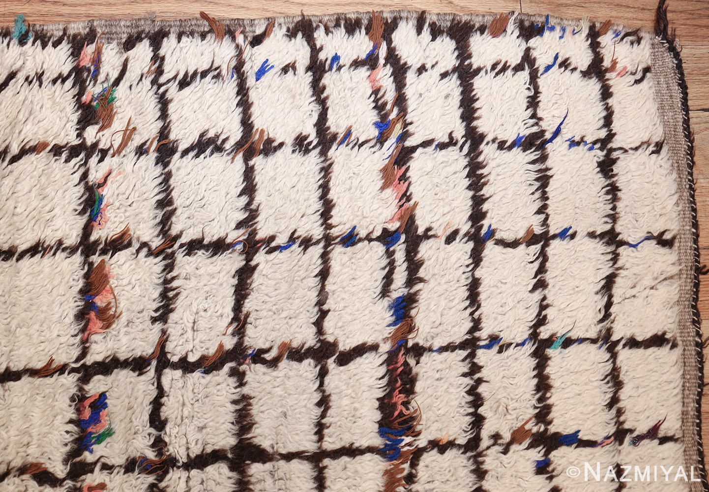 vintage moroccan rug 47189 corner Nazmiyal