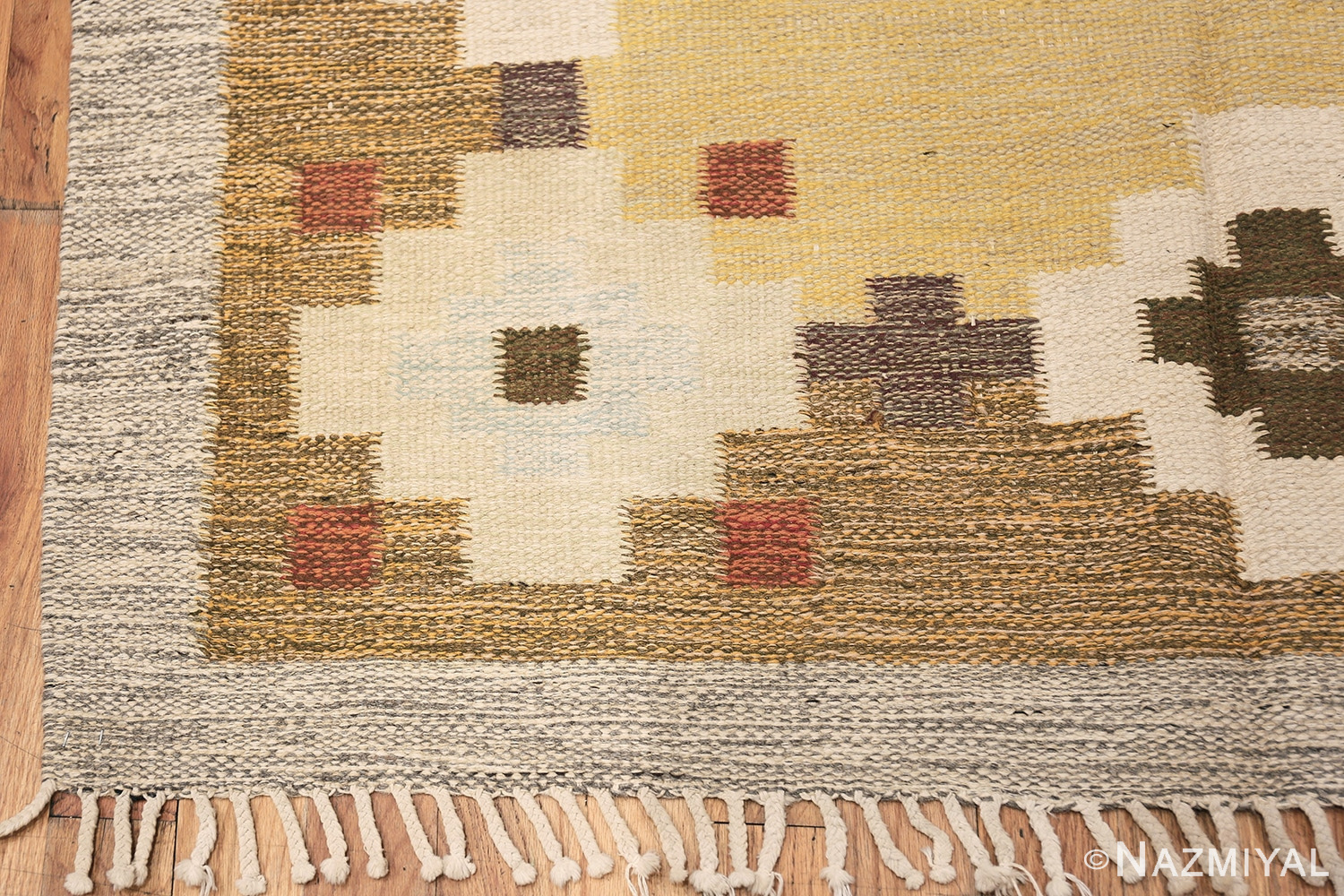 vintage scandinavian swedish rug 47307 corner Nazmiyal