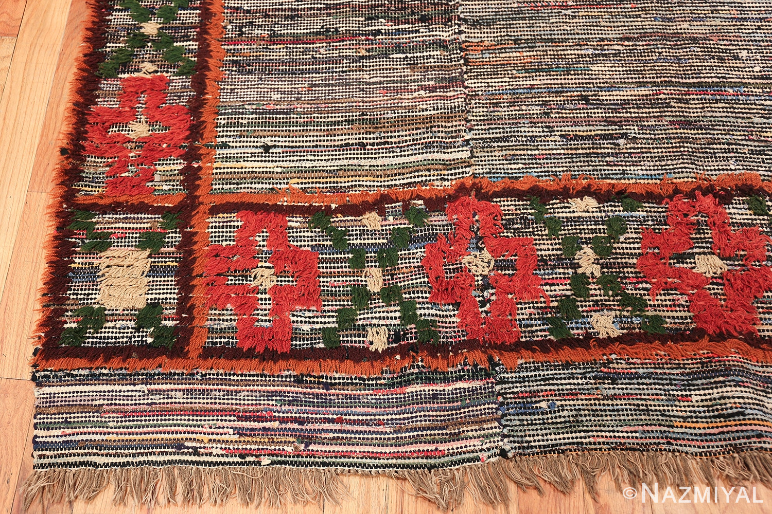 vintage swedish rug 47645 corner Nazmiyal