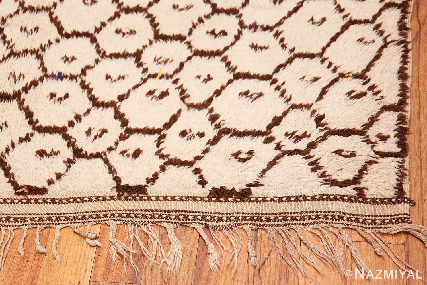 Corner Vintage Moroccan rug 47957 by Nazmiyal