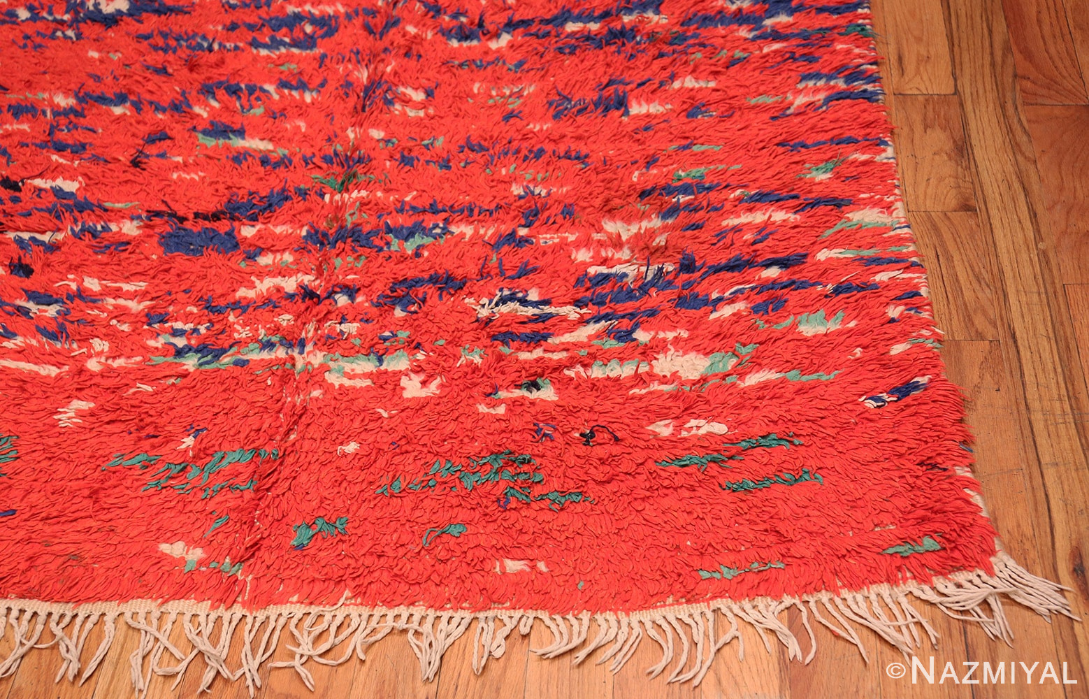 Corner Vintage Moroccan Berber rug 47949 by Nazmiyal