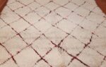 ivory background vintage moroccan berber rug 47901 field Nazmiyal
