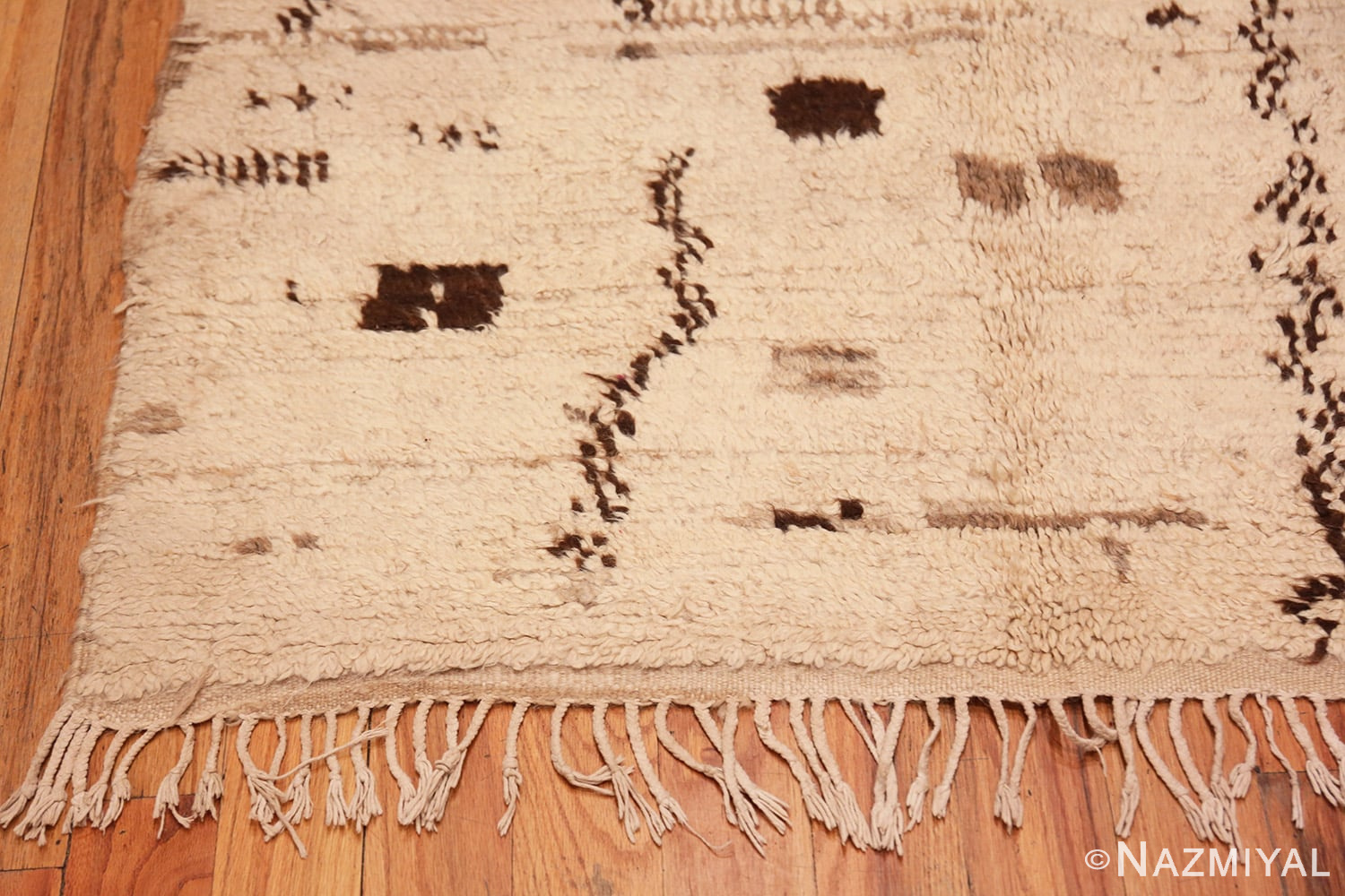Corner Vintage Moroccan rug 48396 by Nazmiyal