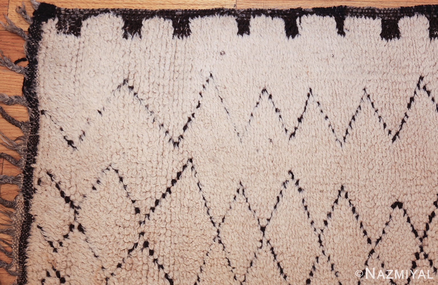 vintage moroccan rug 48401 corner Nazmiyal