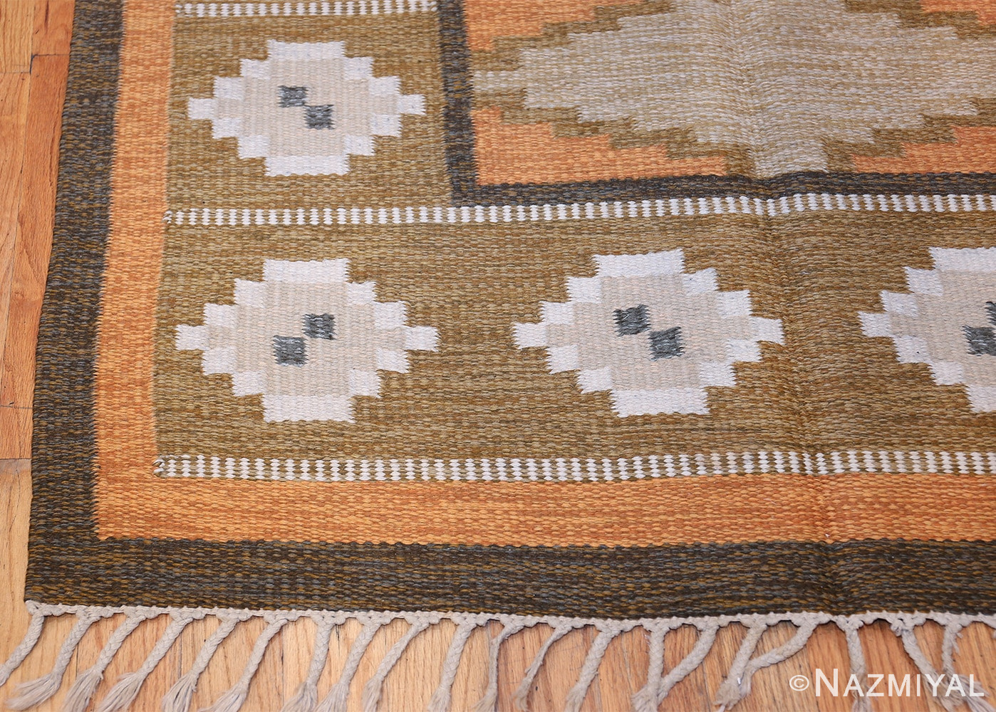 Vintage Swedish Kilim by Ingegerd Silow 48511 Side Corner Nazmiyal