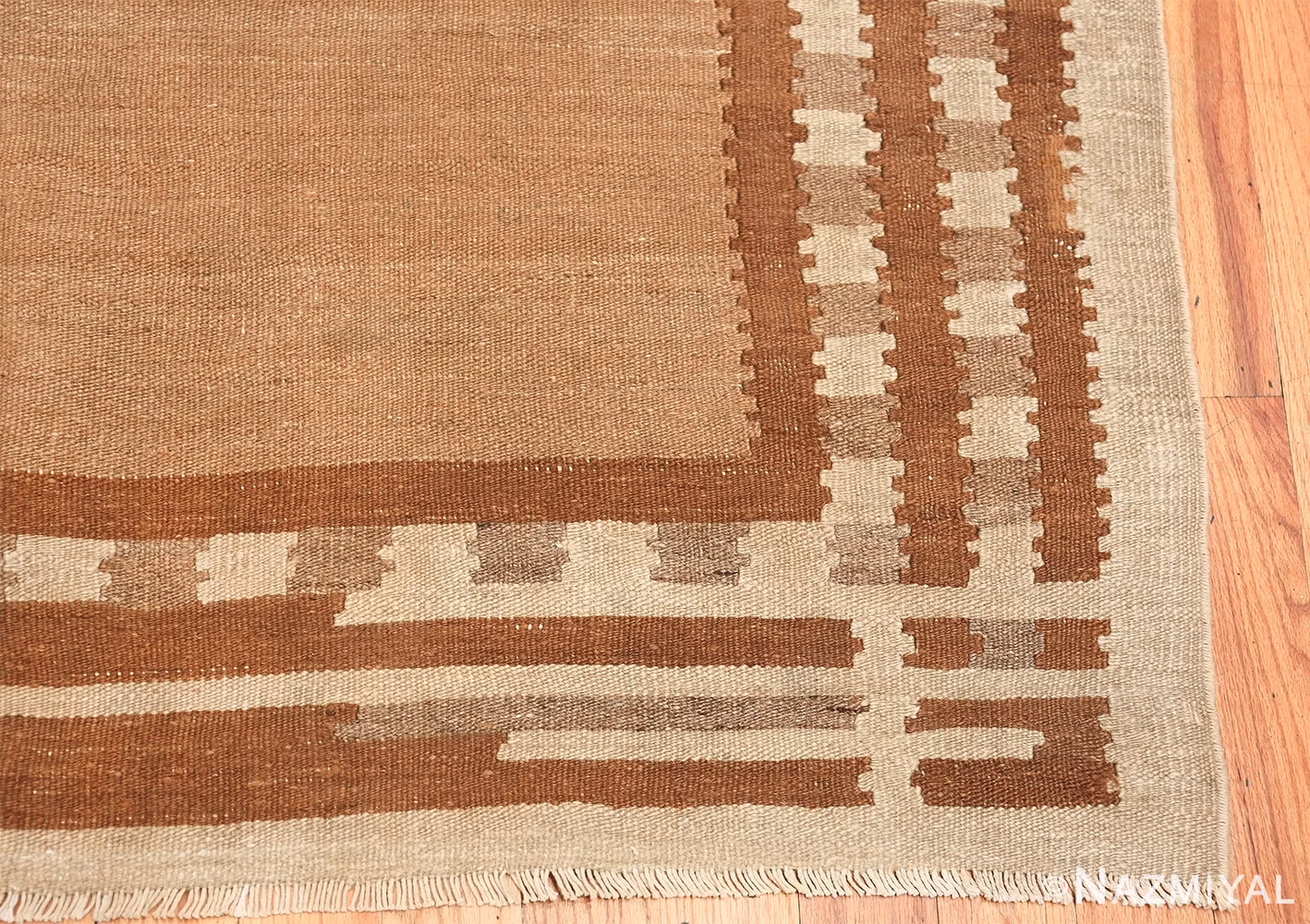 vintage scandinavian swedish kilim rug 48558 corner Nazmiyal