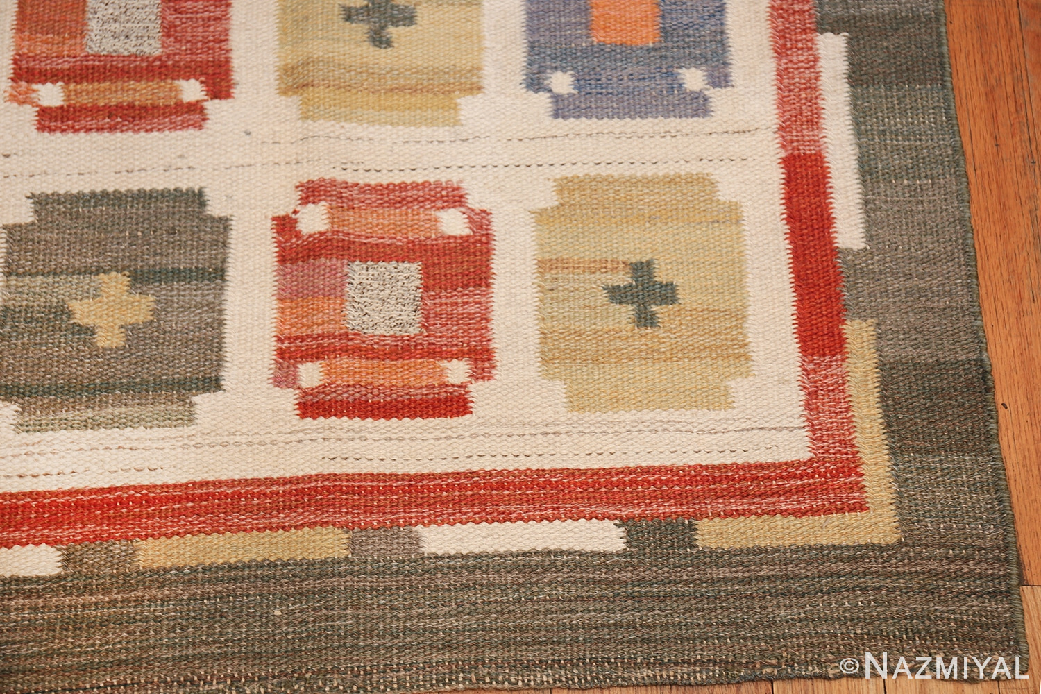 vintage ivory room size swedish kilim 48602 corner Nazmiyal