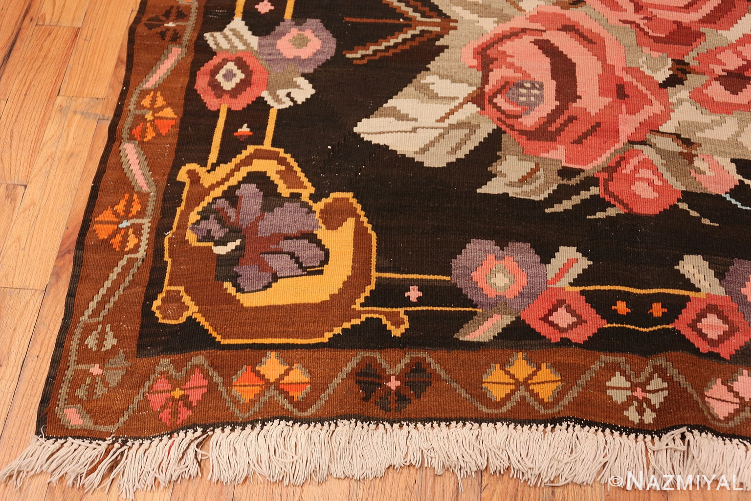 Corner floral vintage Turkish Kilim rug 50476 by Nazmiyal