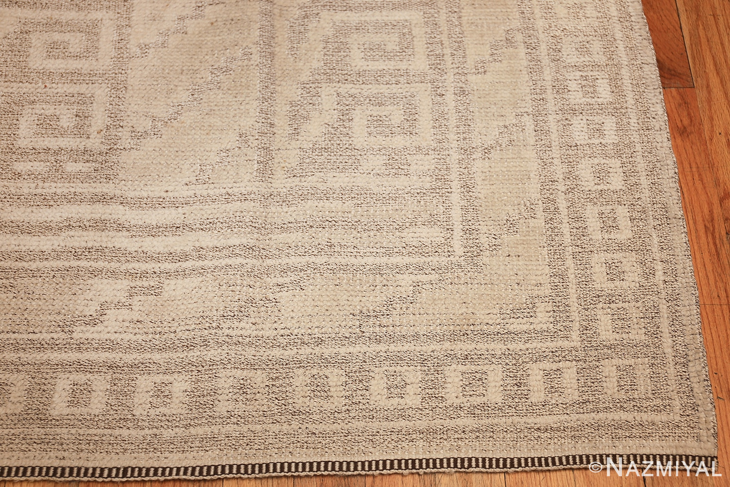 Vintage Swedish Scandinavian Marta Maas rug 48831 corner Nazmiyal