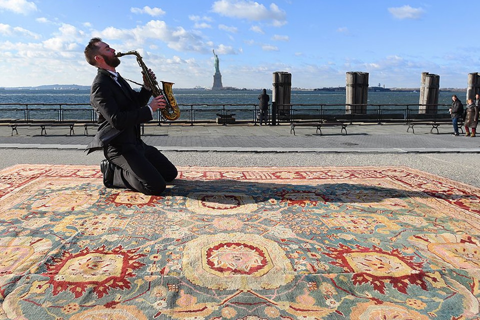 Nazmiyal Antique Rugs NYC Landmarks Statue Of Liberty Agra Rug Nazmiyal Antique Rugs NYC Landmarks Statue Of Liberty Agra Rug