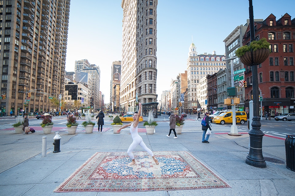 Nazmiyal Antique Rugs Loves NYC Persian Kashan Rug By Flatiron Building Nazmiyal Antique Rugs Loves NYC New York Kashan Persian Rug