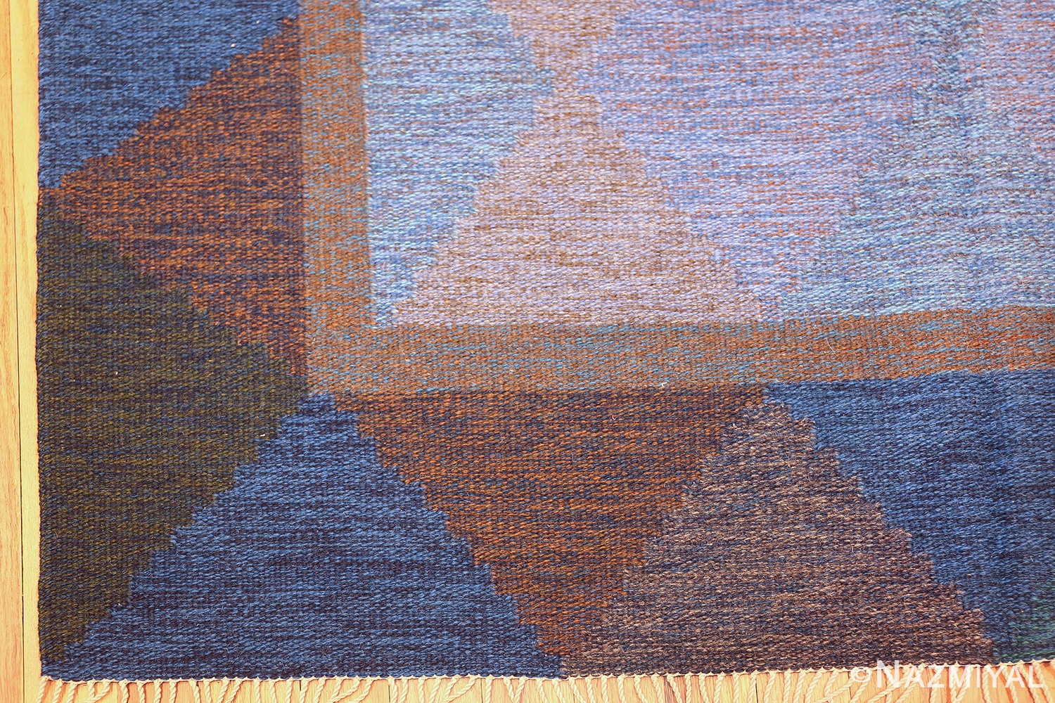 Mid Century Vintage Scandinavian Swedish Kilim rug 49134 corner view Nazmiyal