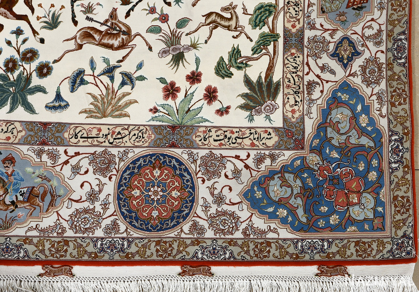 fine hunting design vintage tabriz persian rug 51057 corner Nazmiyal