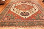 roomsize ivory antique serapi persian rug 49353 whole Nazmiyal