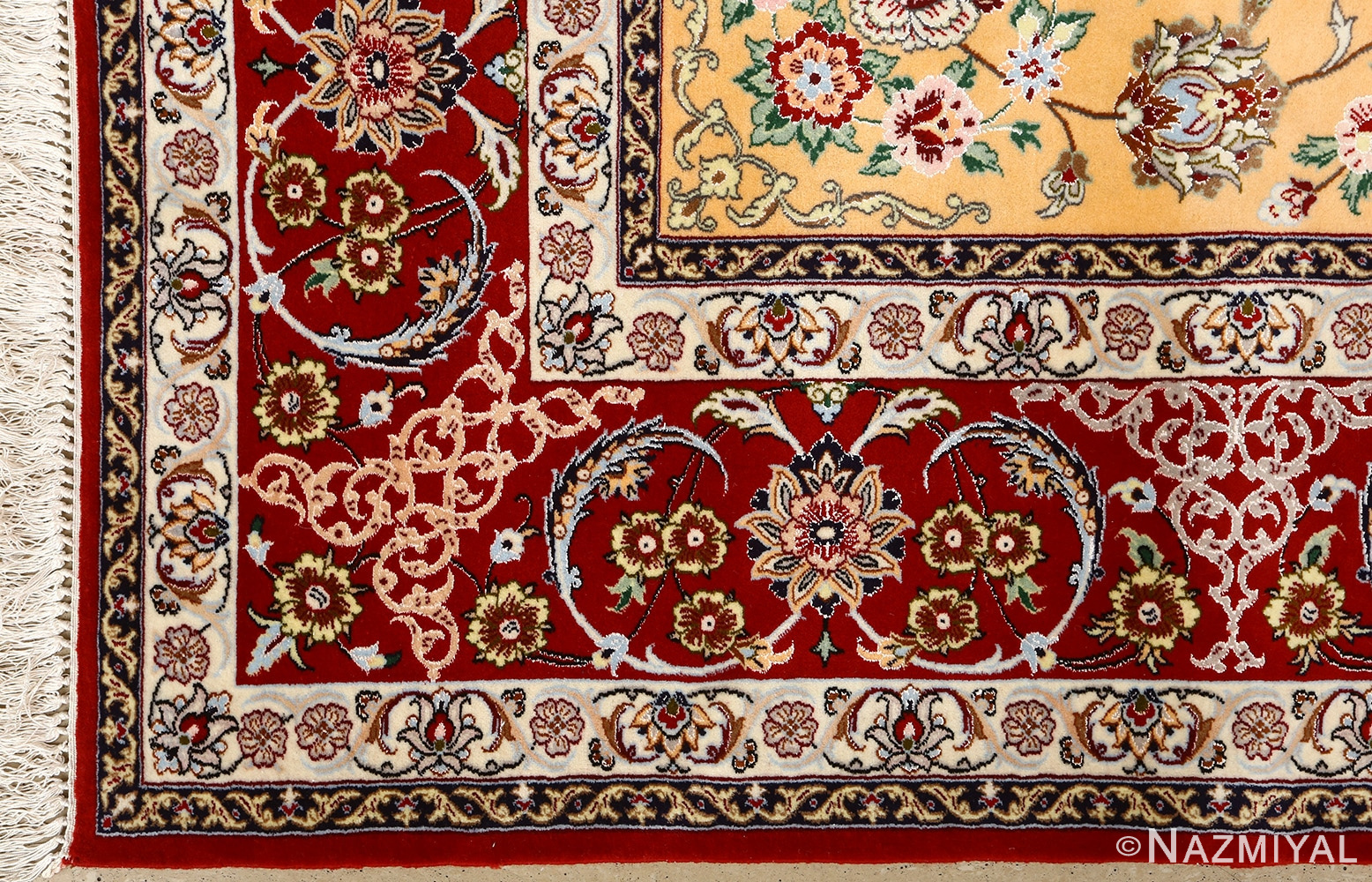 floral vintage isfahan persian rug 51152 corner Nazmiyal