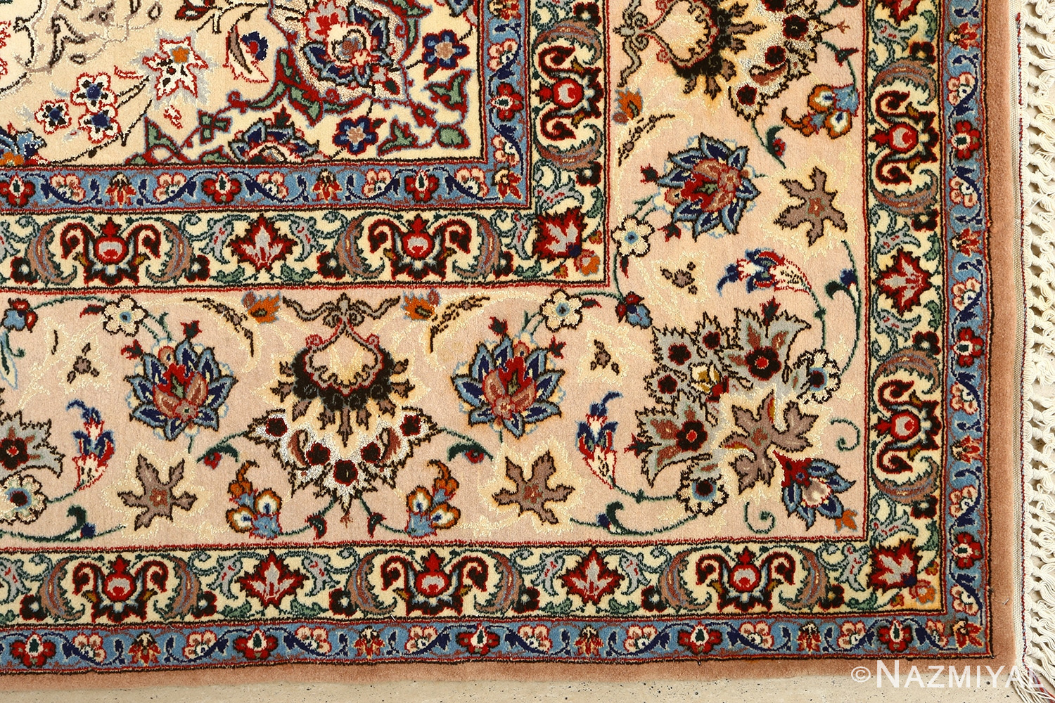 vintage ivory isfahan persian rug 51172 corner Nazmiyal