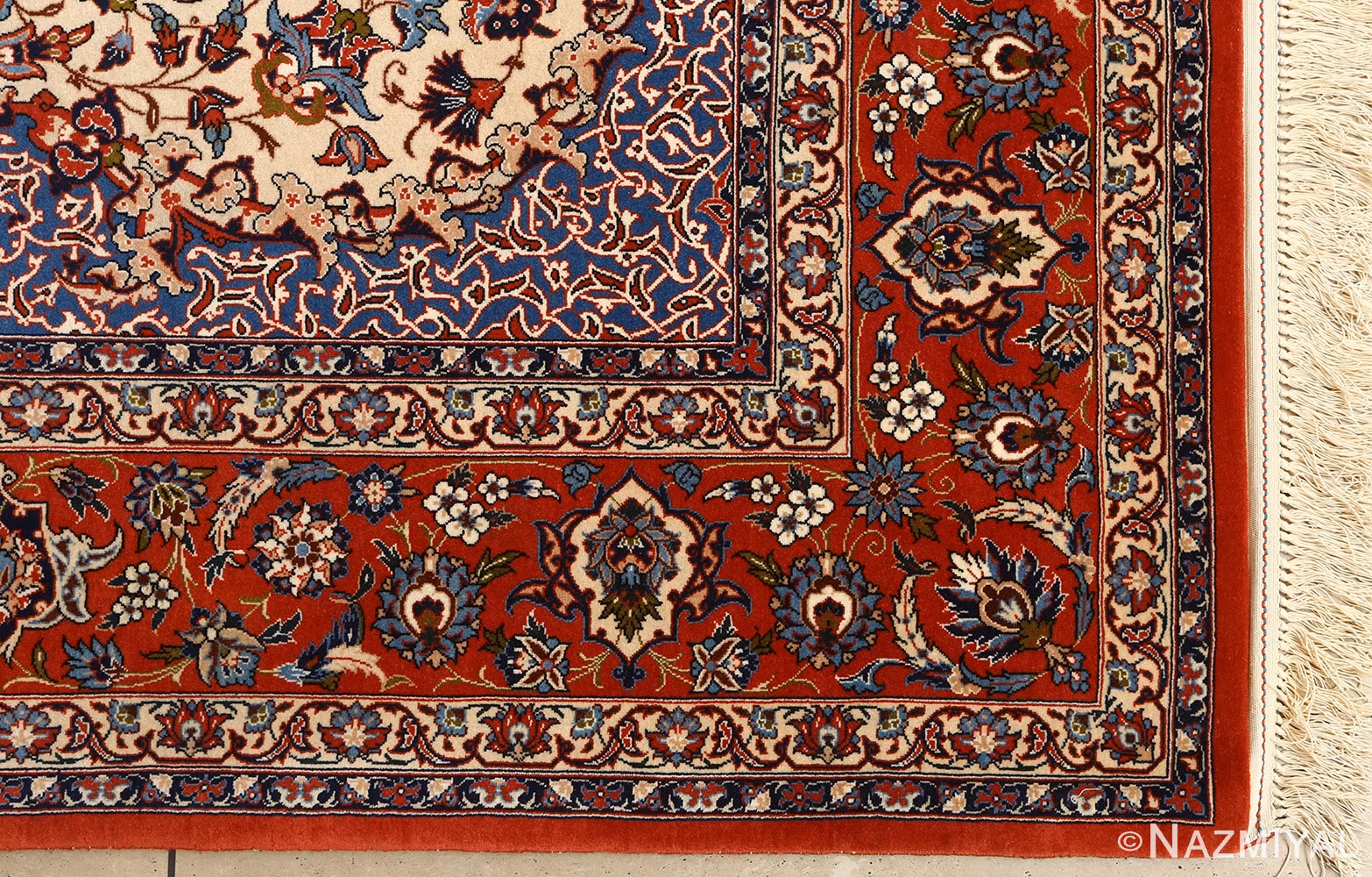 ivory vintage isfahan persian rug 51165 corner Nazmiyal