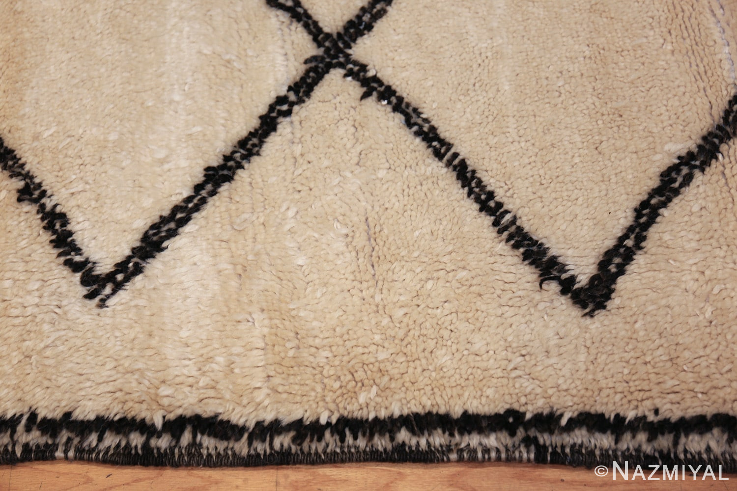 ivory vintage moroccan rug 49456 border Nazmiyal
