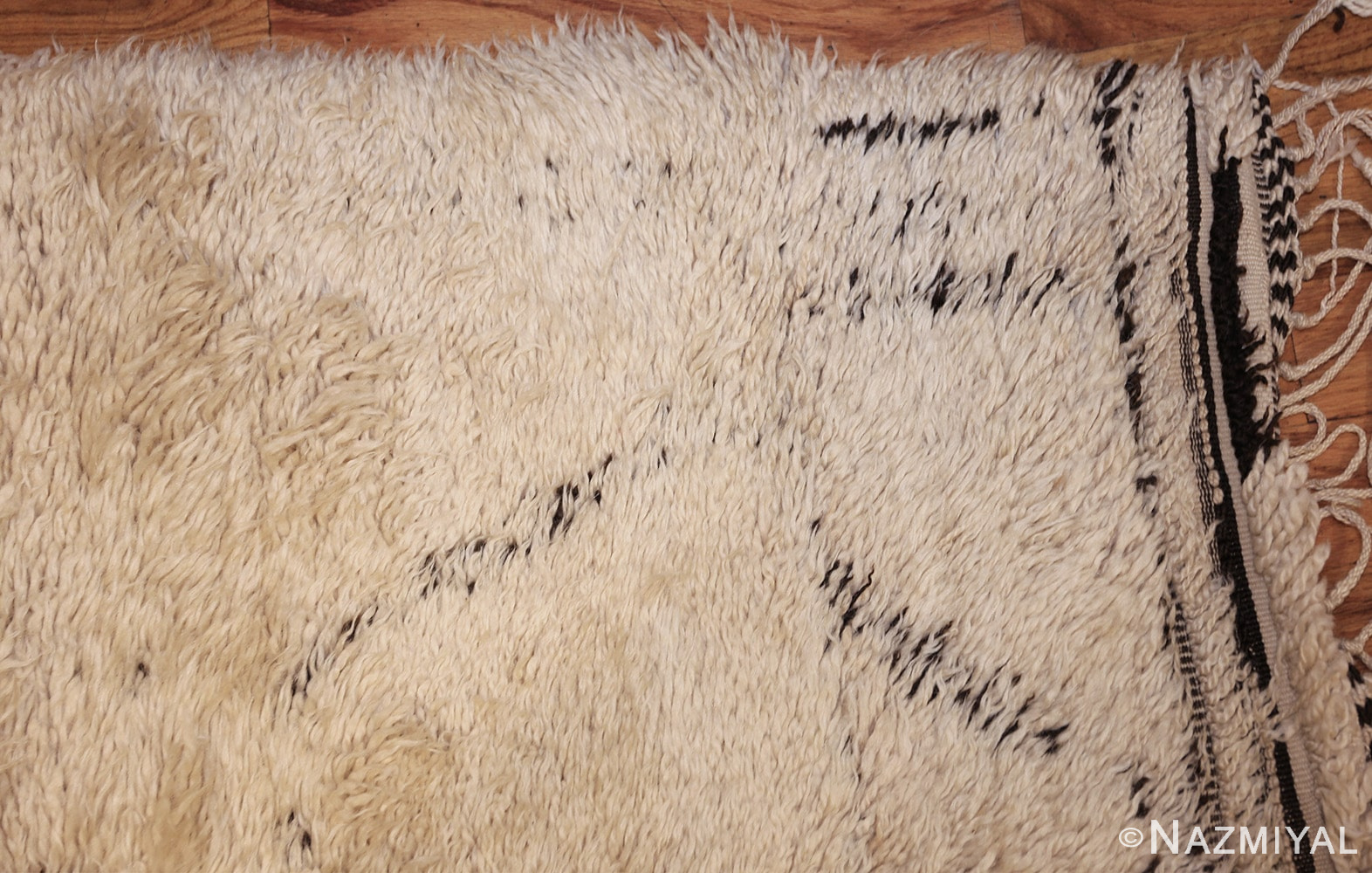 vintage geometric moroccan rug 49457 corner Nazmiyal