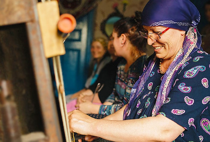 Women Weaving Rugs Nazmiyal