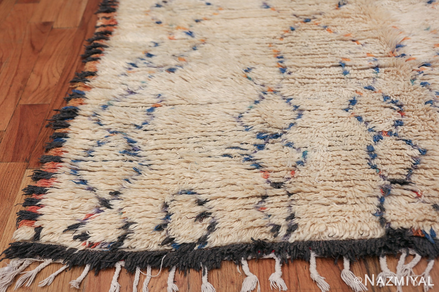 Geometric Vintage Moroccan Rug 49917 Side Corner Nazmiyal