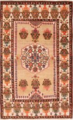 Full view Floral Antique Persian Farahan rug 70123 by Nazmiyal