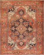 Full view Antique Persian Heriz rug 70164 by Nazmiyal