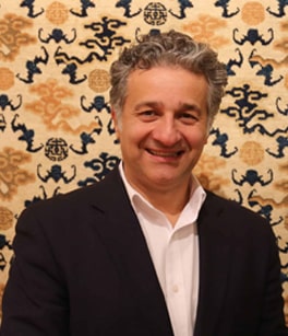 Alen Erfanian Alen Erfanian, antique rug expert
