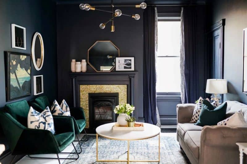 Metallic Black and White Decor Nazmiyal