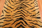 Center Of Beautiful Vintage Tiger Rug 70494 by Nazmiyal