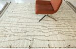 Border Of Ivory Textured Modern Boho Chic Rug 60694 by Nazmiyal Antique Rugs
