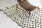 Border Soft Ivory Wool Textured Modern Boho Chic Rug 60676 by Nazmiyal Antique Rugs