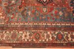 Border Of Antique Persian Heriz Area Rug 71472 by Nazmiyal Antique Rugs