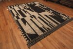 Side Of Contrasted Geometric Modern Moroccan Rug Side Of Contrasted Geometric Modern Moroccan Rug 61001 by Nazmiyal Antique Rugs